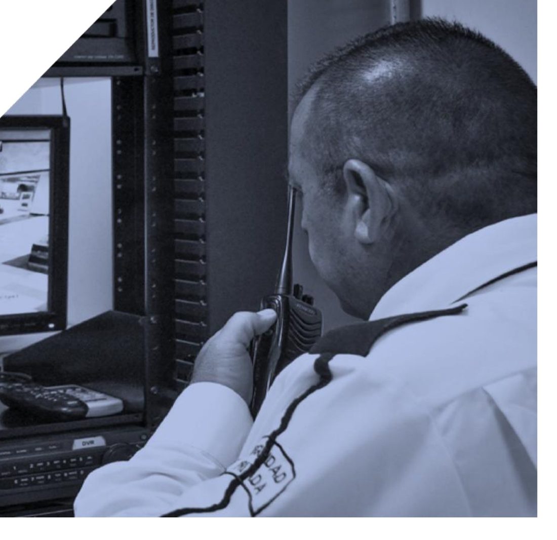 Personal de PIRBO supervisando cámaras de videovigilancia